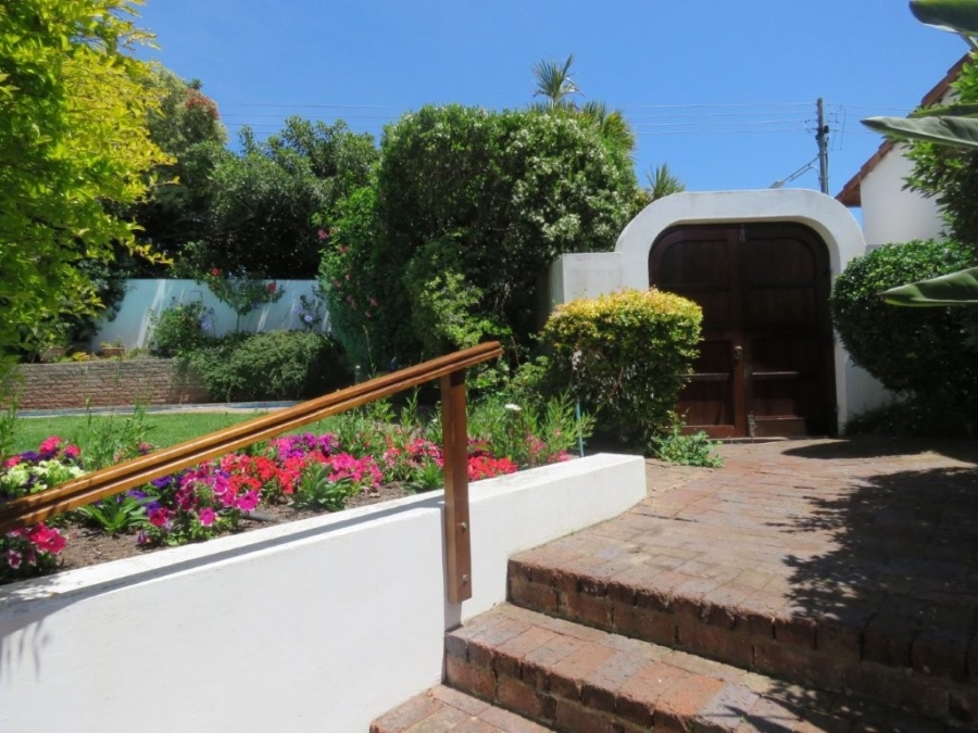 5 Bedroom Property for Sale in Robberg Ridge Western Cape